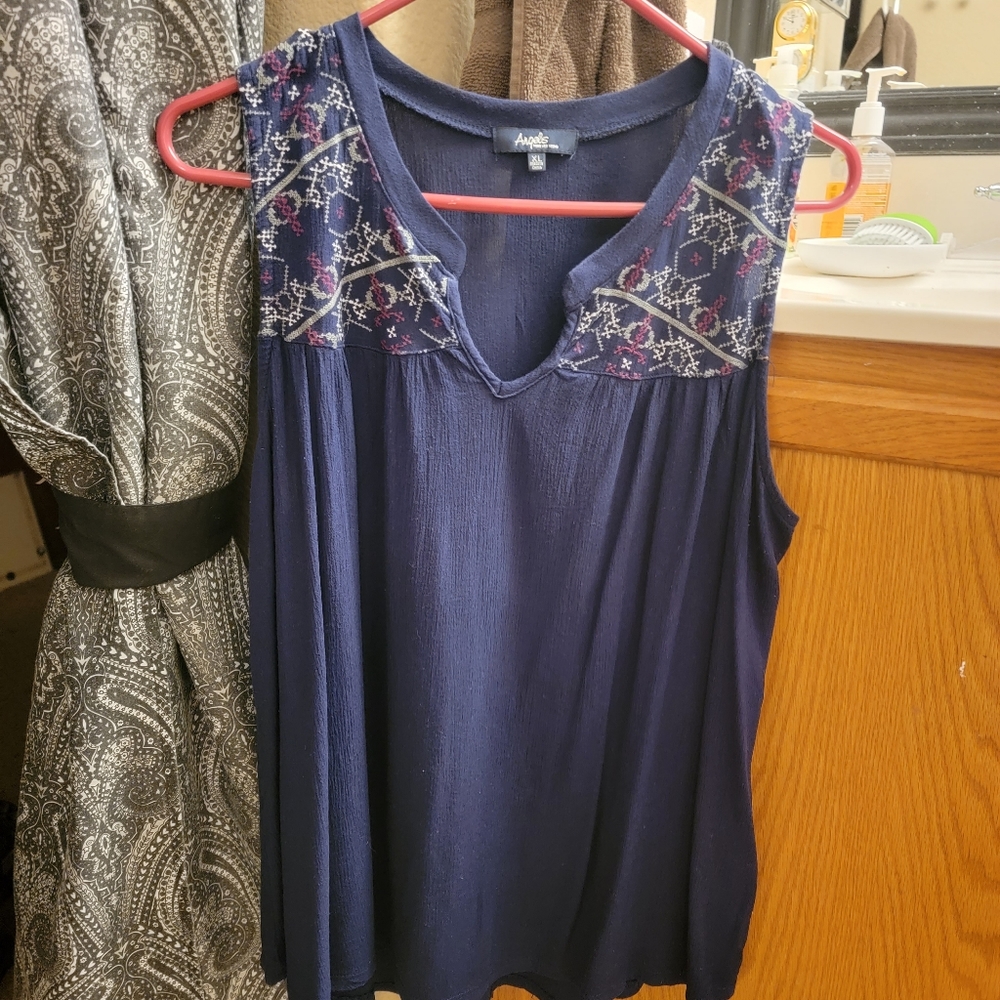 Angels tank top with embroidery